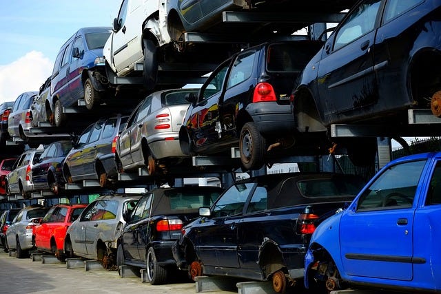 Where do cars go to die? Picture from Holgar Schue / Pixabay