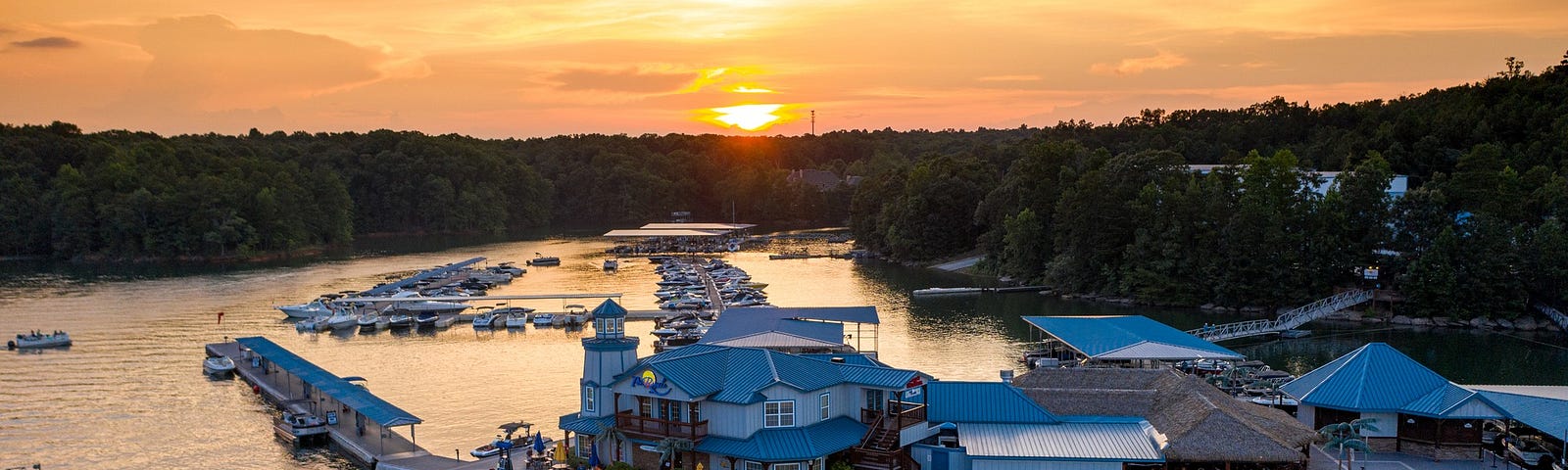 Pelican Pete’s in Gainesville Georgia on Lake