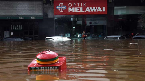 Banjir di wilayah Kemang, 20 Februari 2021, sumber : ANTARA FOTO/Indrianto Eko Suwarso