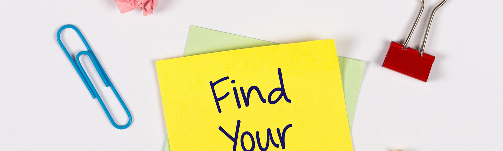 a sticky note with a text saying find your niche