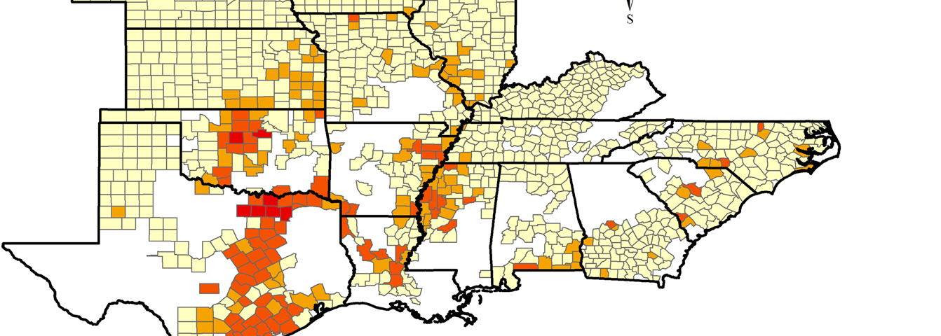 Number of aflatoxin-related insurance claims by county in 16 selected corn-planting states: 2001–2016. White portions in the sixteen states area were excluded from analysis because data on corn plantings were missing over some or all of the study period.