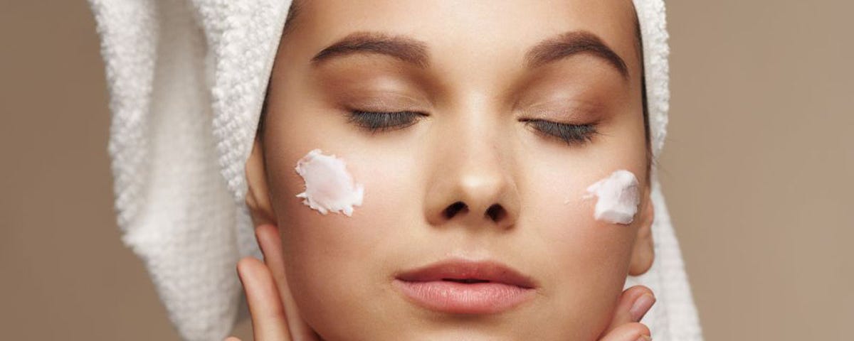 How to Make Your Own Vitamin E Cream and Facial Scrub Skincare