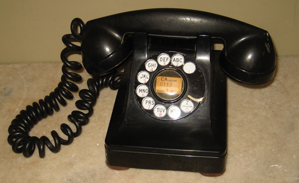 Image of old rotary telephone