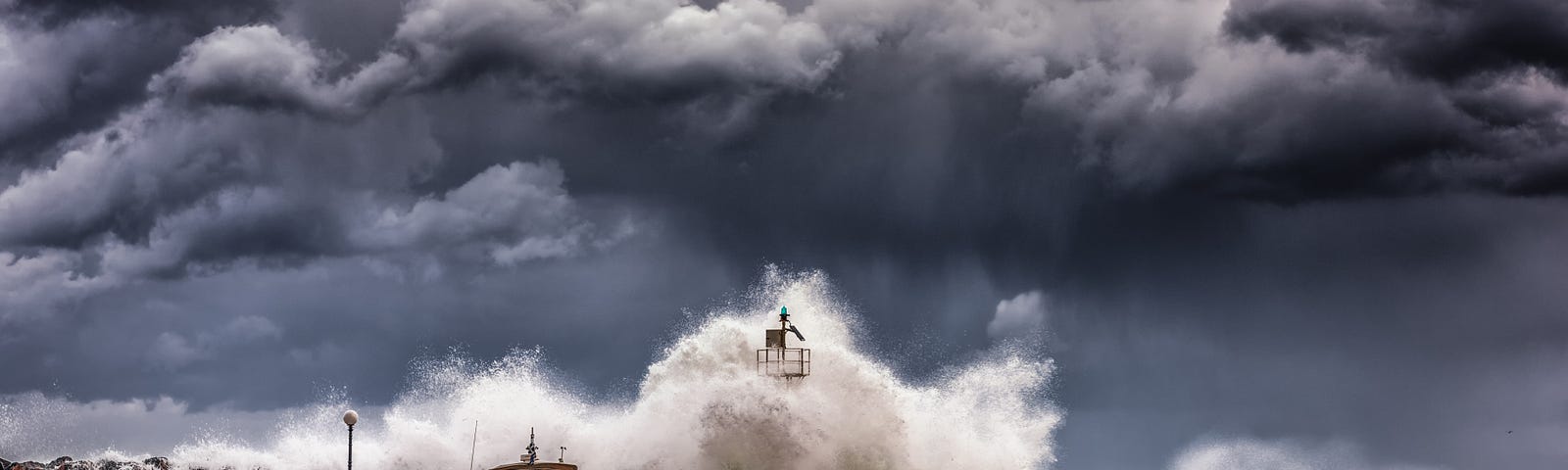 Big waves on a cloudy day