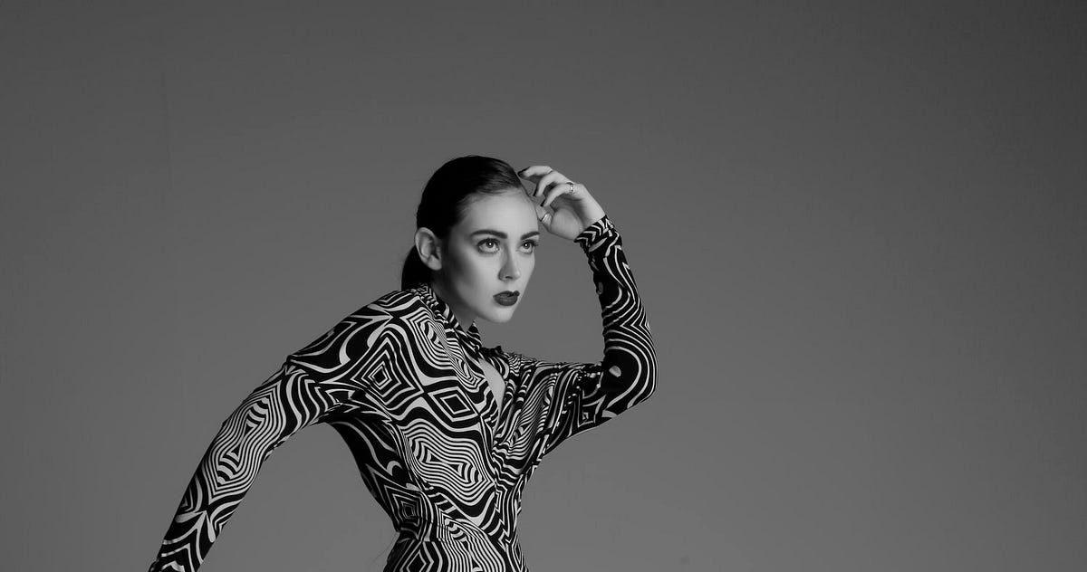 Ð?аÑ?Ñ?инки по запÑ?оÑÑ? Lâ??FREAQ Gets Freaky In New Video