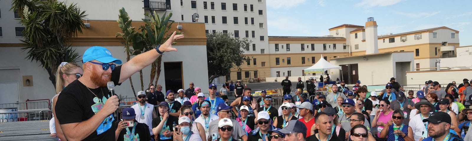 Justin Turner named Dodgers' 2021 Roberto Clemente Award nominee, by Rowan  Kavner