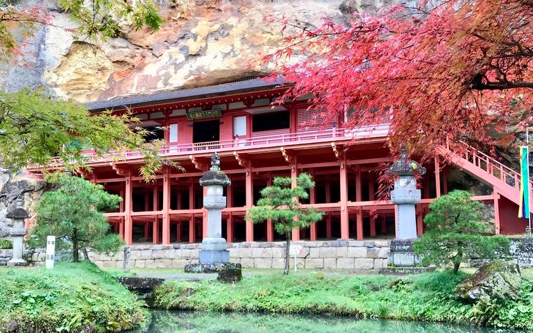 Takkoku Seikōji Temple is built in a cave.