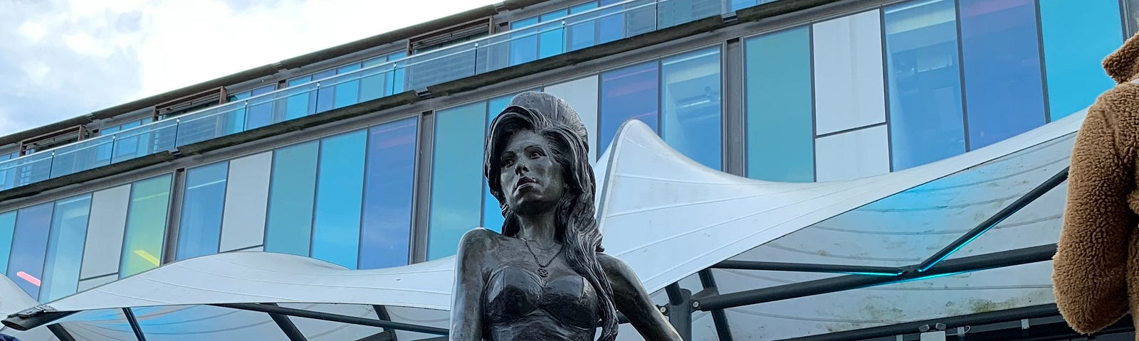 Amy Winehouse statue