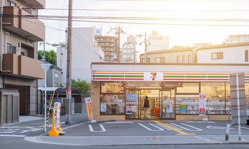 Donny Kimball buys foods at 7-Eleven in Japan for the Slow Carb Diet