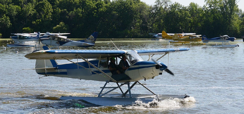 Photo of a float plane.