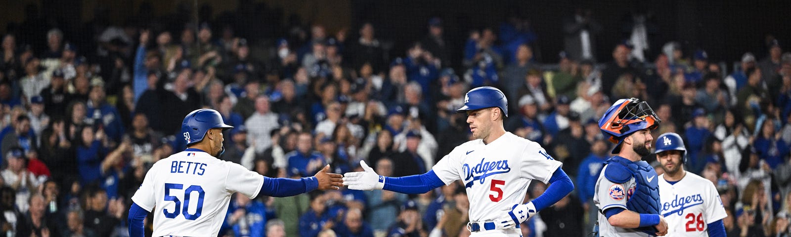 With his 300th, Freeman is part of a rare Dodger home run history