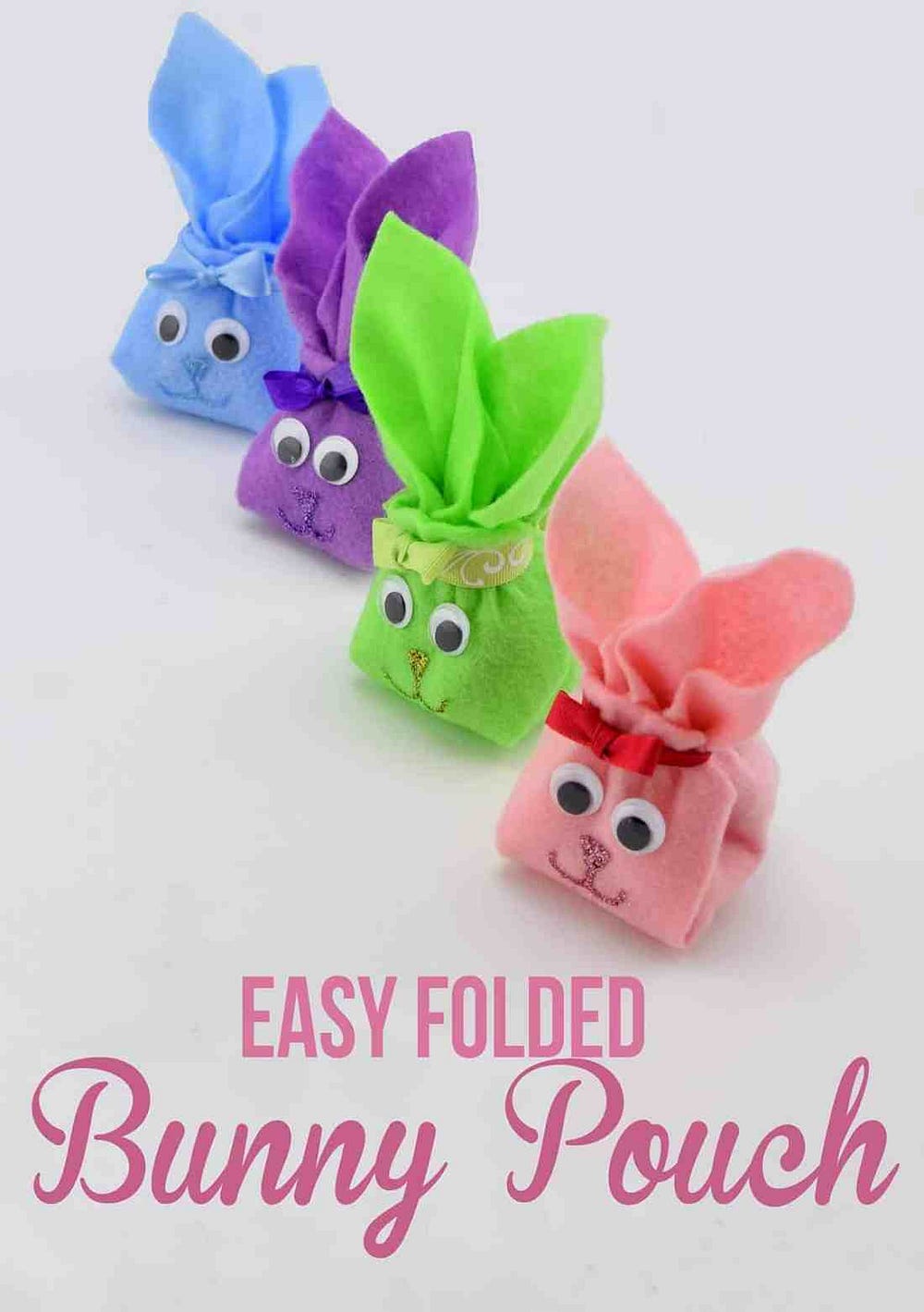 I love these Easter bunny crafts & ideas. Something about bunnies ... they are super duper cute. Here are over 25 of fun projects that even Peter Rabbit would love!