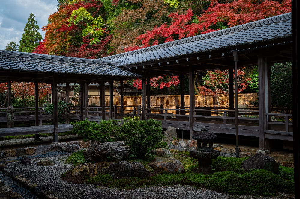 Do not use too many Japanese ornaments in Zen Garden