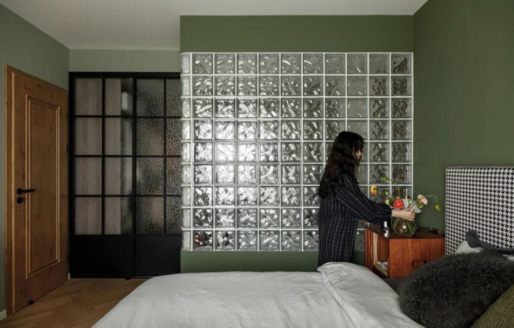 Spatial Use of Glass Blocks