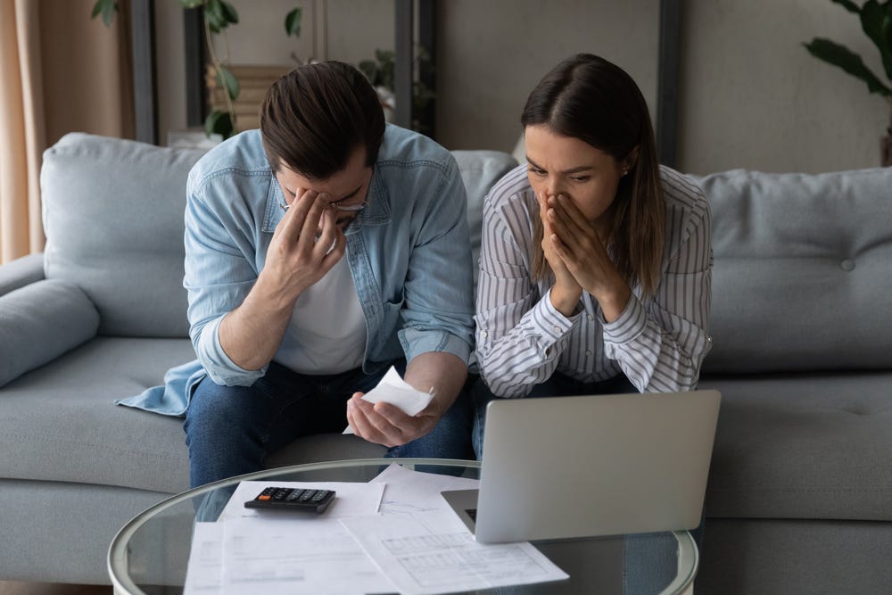 Frauding investors