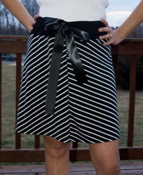 Add some ribbon to make this satin bow skirt refashion. Step-by-step, diy sewing tutorial. #refashionista #upcycle #crafting #crafts