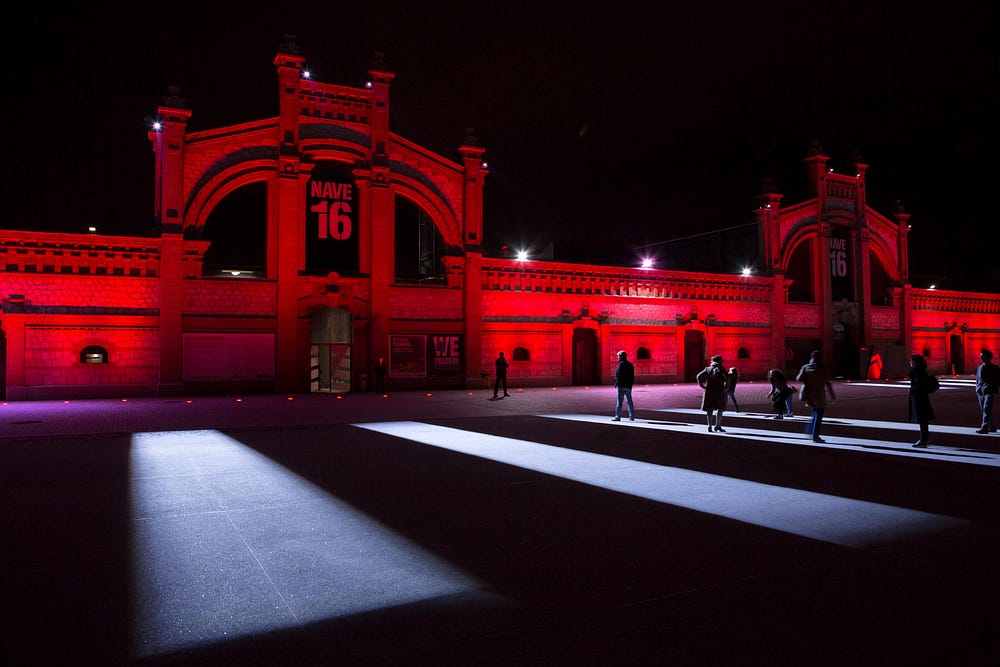 At night the hole complex is artistically illuminated, transforming it into a large scale theatrical background.