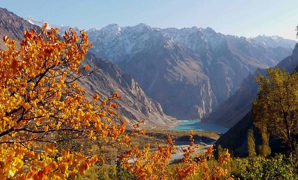 http://www.hunzaadventuretours.com.pk/autumn_tour_skardu_baltistan.html