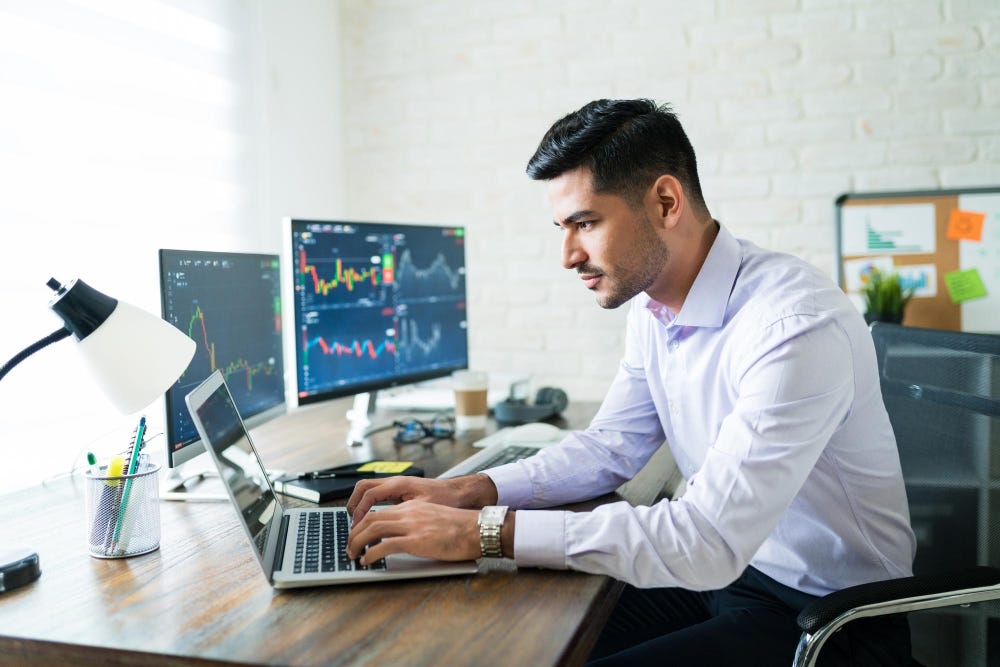 Swing Trading vs. Day Trading: Which Strategy Fits Your Life?