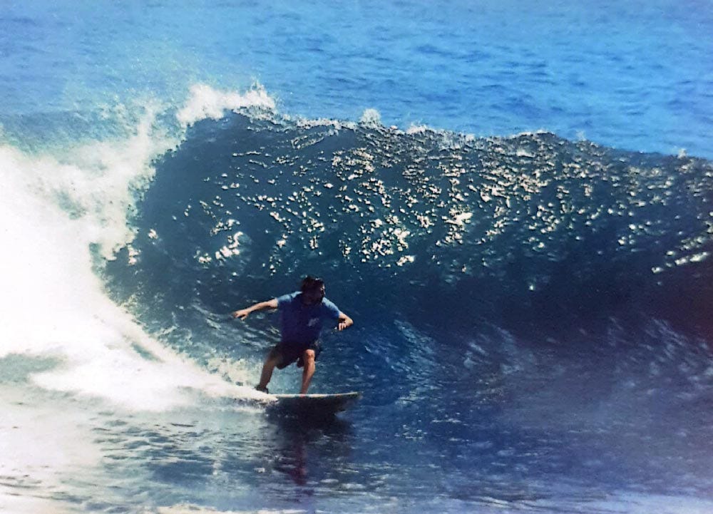 alvaro carrillo alvarez calderon surfeando medium