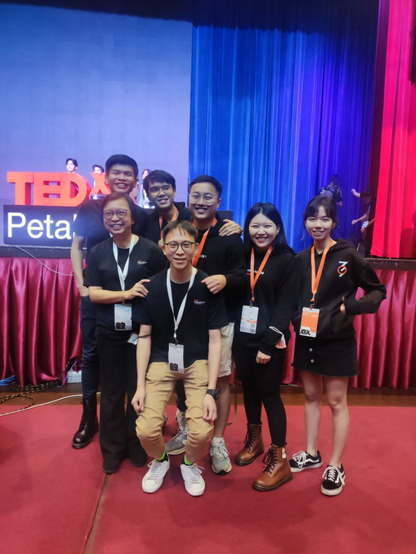 3six9 Team Together with TEDxPetalingStreet License Holder, Ms Jessie Ng, and TEDxPetalingStreet Curator, Mr Sten Ho