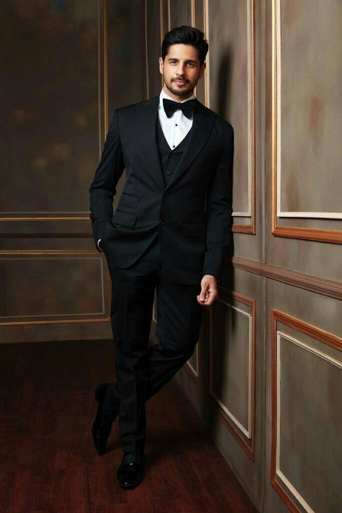Siddharth Malhotra in Tuxedo| BlamGlam