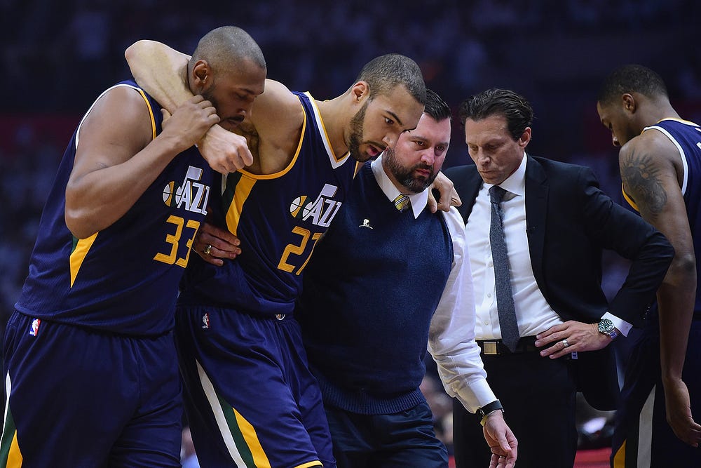 Joe Johnson sinks game-winner as Jazz steal Game 1