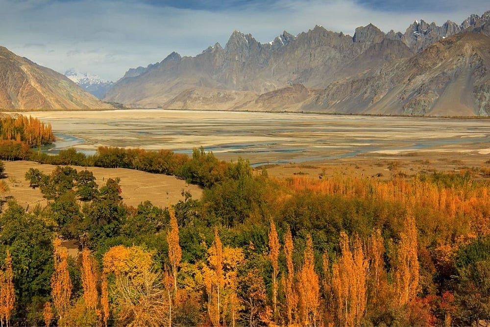 Autumn in Hunza-https://hunzaadventuretours.com/tour/hunza-valley-autumn-tour/