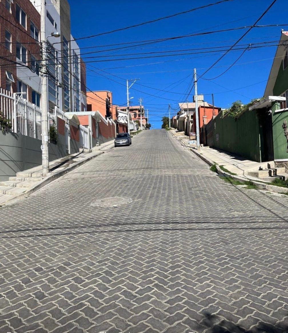 An average hill in La Paz