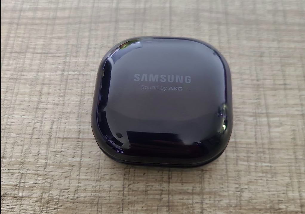 Samsung Galaxy Buds Live image 2