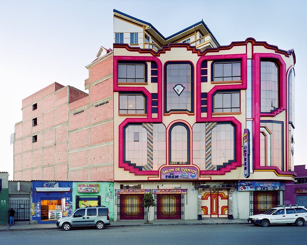 The “New Andean Architecture” of Freddy Mamani has shaped the identity of El Alto in Bolivia, where the former bricklayer has