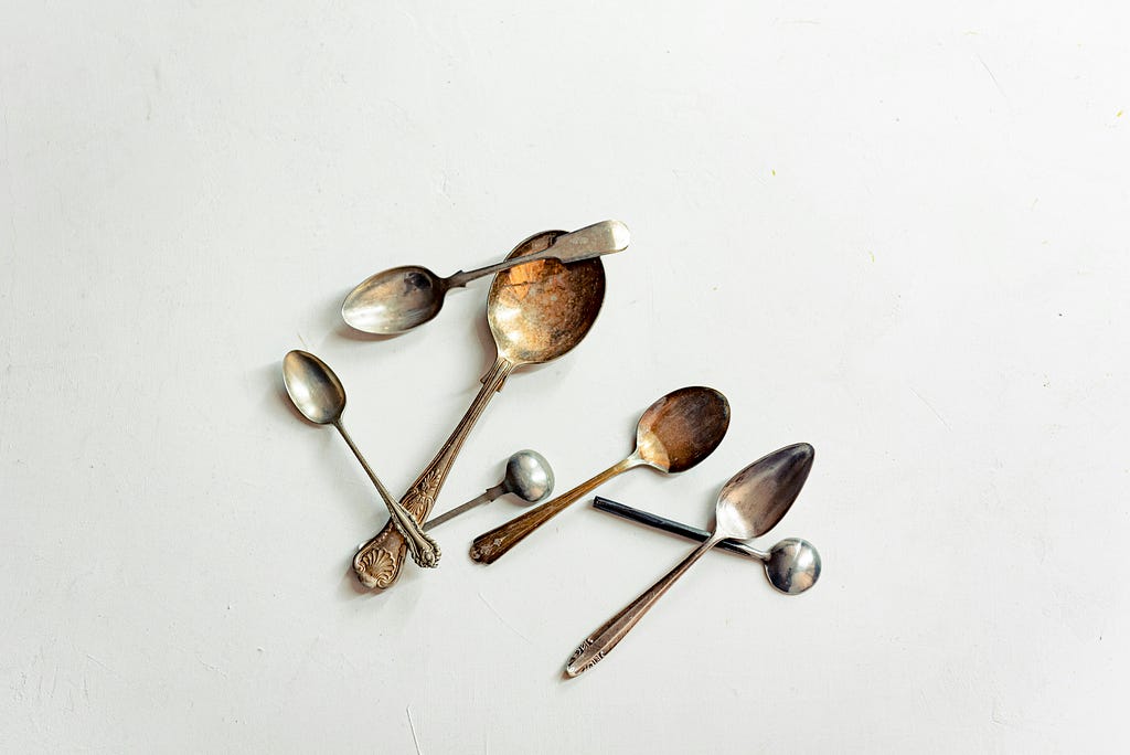 A photo of a variety of types of spoons.