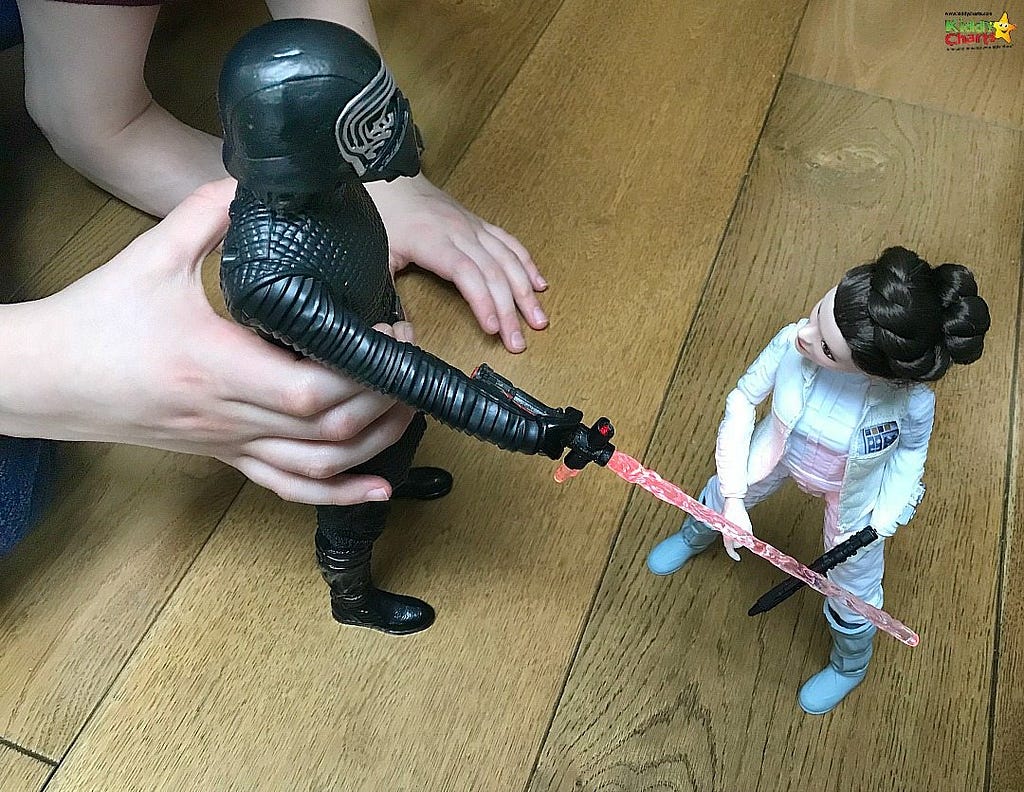 Our Star Wars Last Jedi Toy review has Leia keeping rather a close eye on that sneaky Kylo Ren.