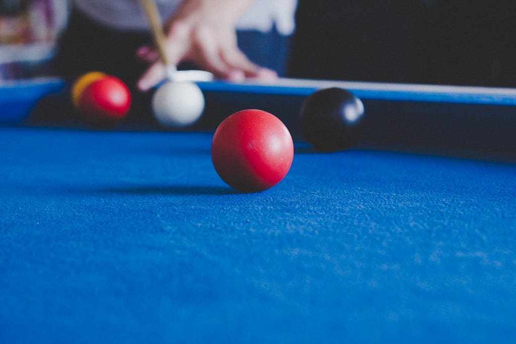 Ooooh, someone in a tight spot at the pool table.