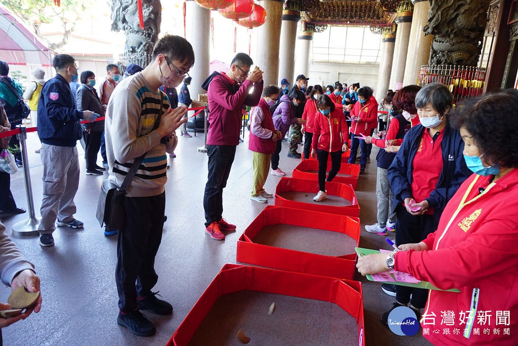 Taiwanese culture_religion_temple_buabuei event