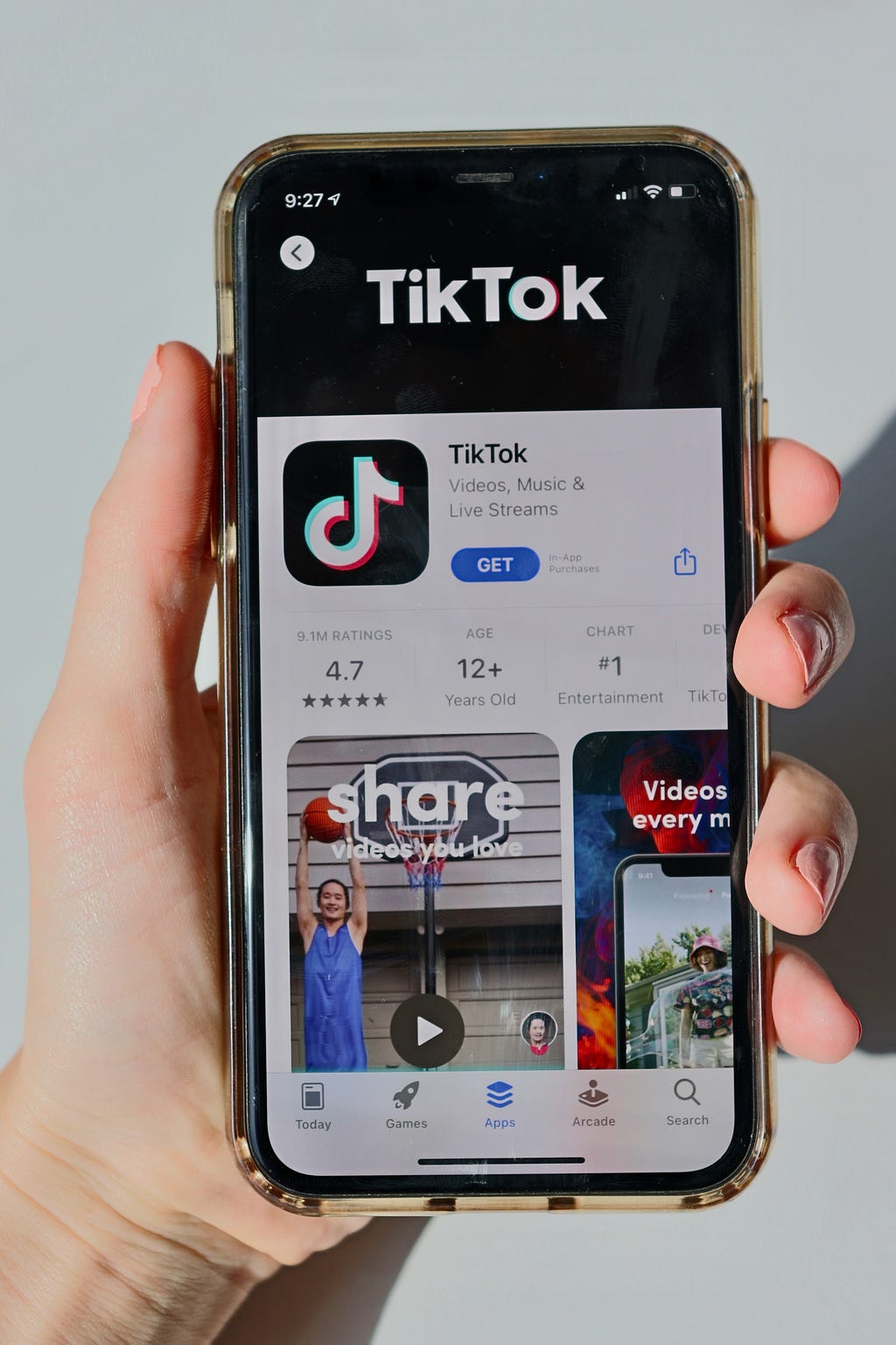 pic show a TikTok web page on a cell phone