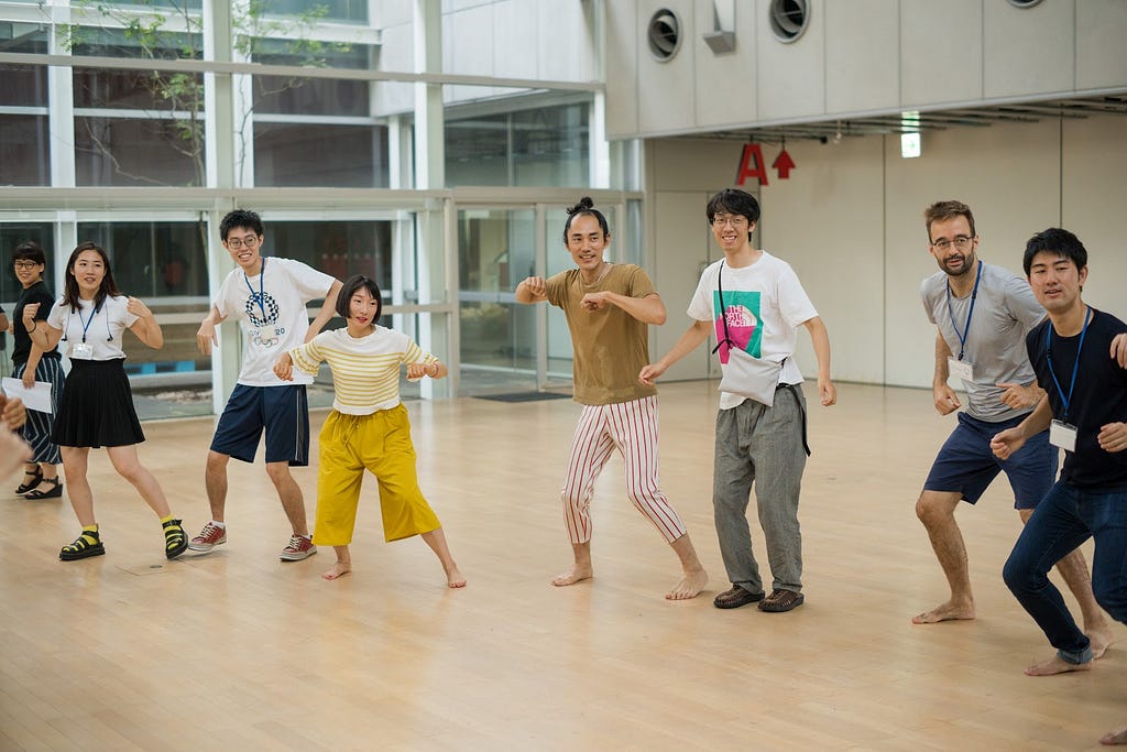 Gestures Inspired by Hand Sign by Richi Owaki[YCAM] and Natsumi Wada