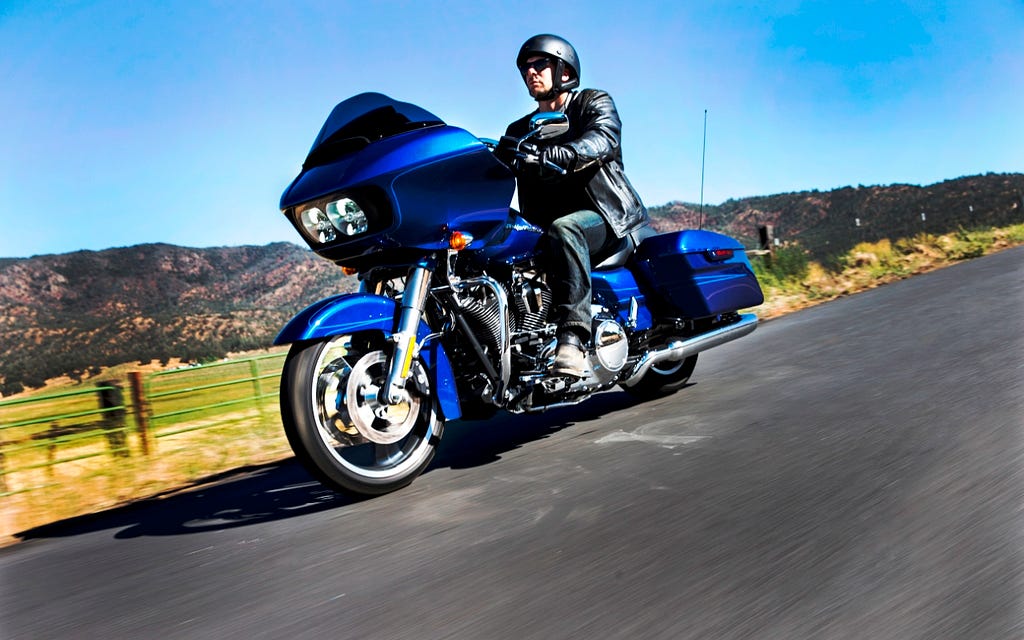 Road_Glide_riding_hi_res