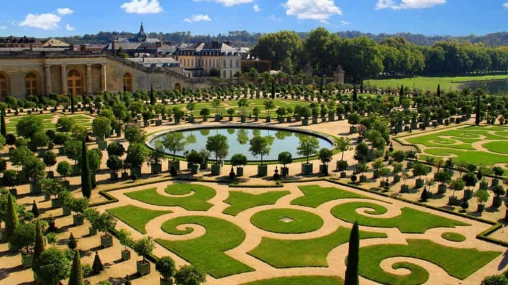 Beautiful-Gardens-of-Versailles-Wallpaper-1024x576-min