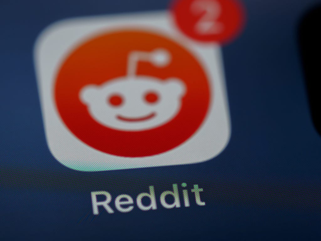 reddit logo