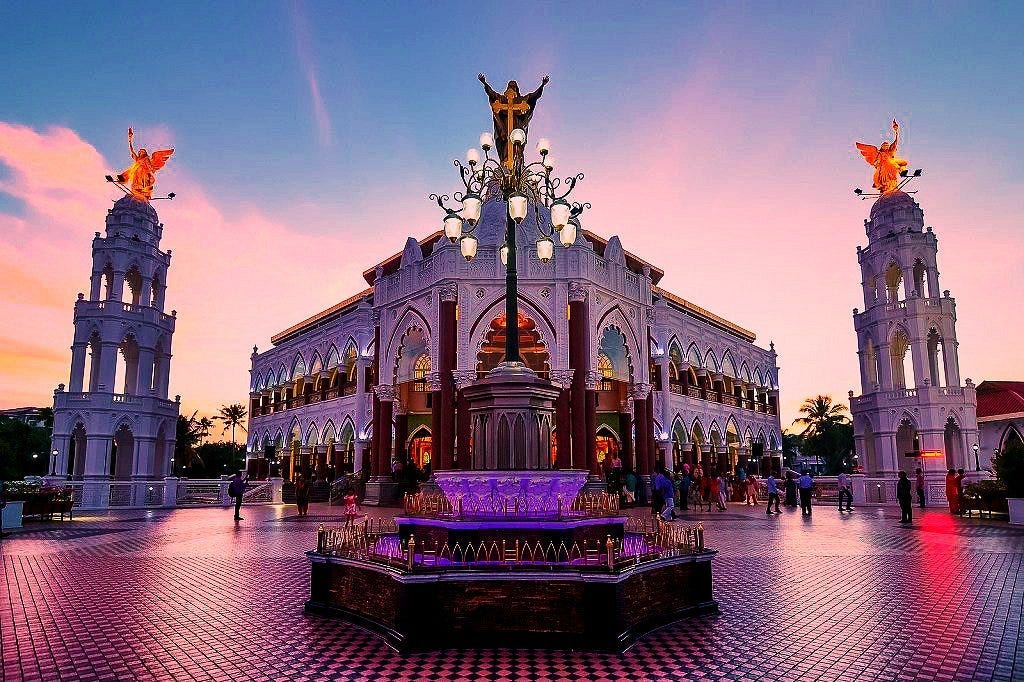 Edappally Church Complex