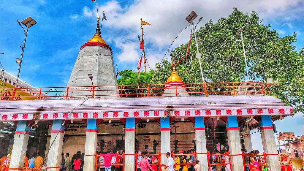 Crowd at Vidyavasini Temple