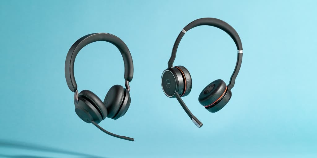 Wired vs. Wireless: A Head-to-Head Comparison of Headphone Speaker Connectivity