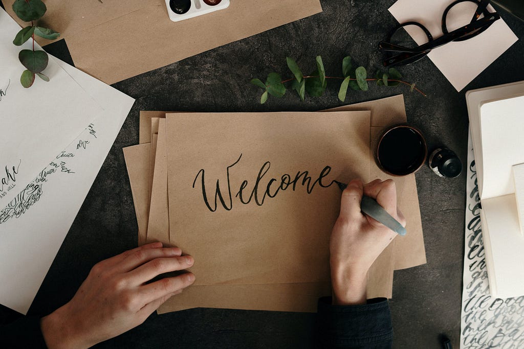 How Do I Create a Great Welcome Packet on Airbnb?