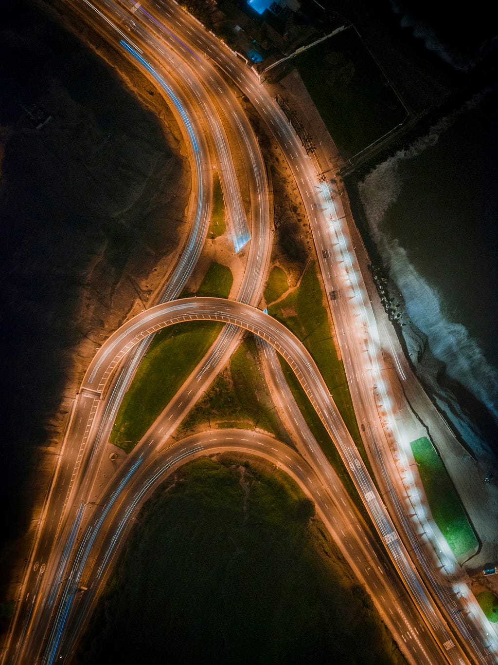 A highway with multiple cars, to represent kafka topics with messages in