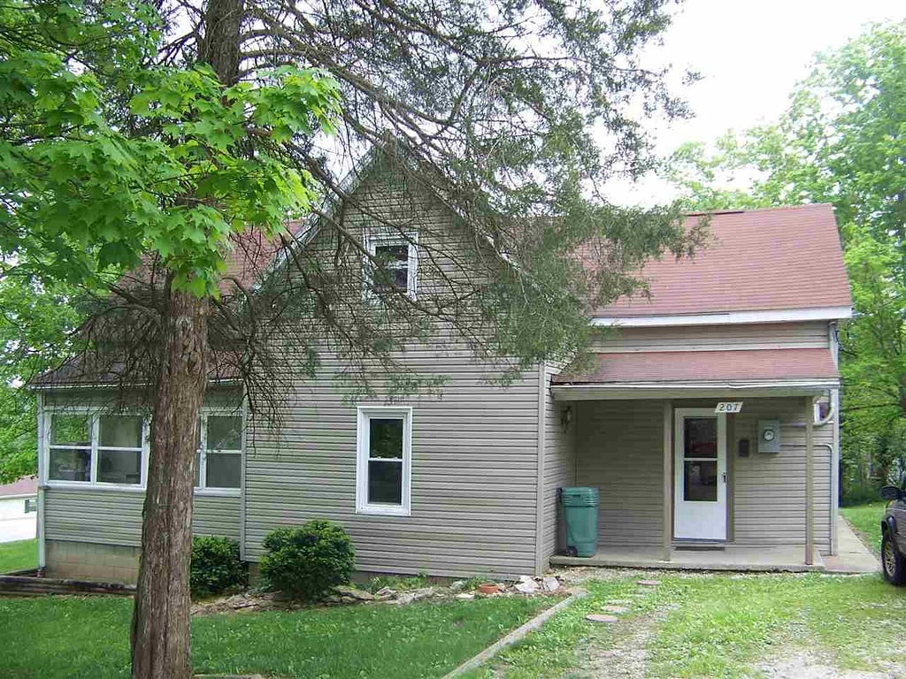 207 NW 4th St, Paoli, IN