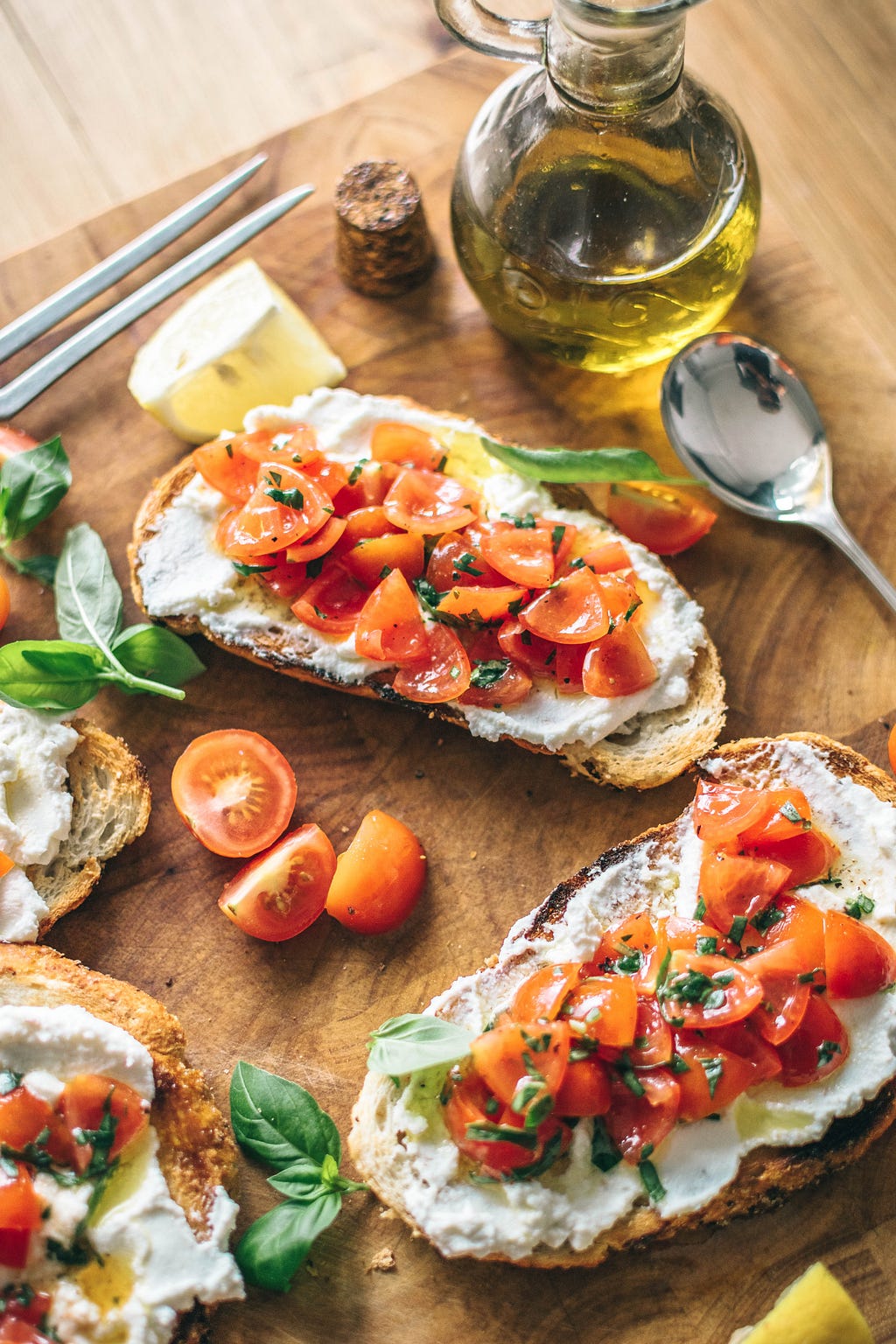 Oilve oil with some bread and salad — The Ultimate Guide to Choosing the Best Cooking Oil