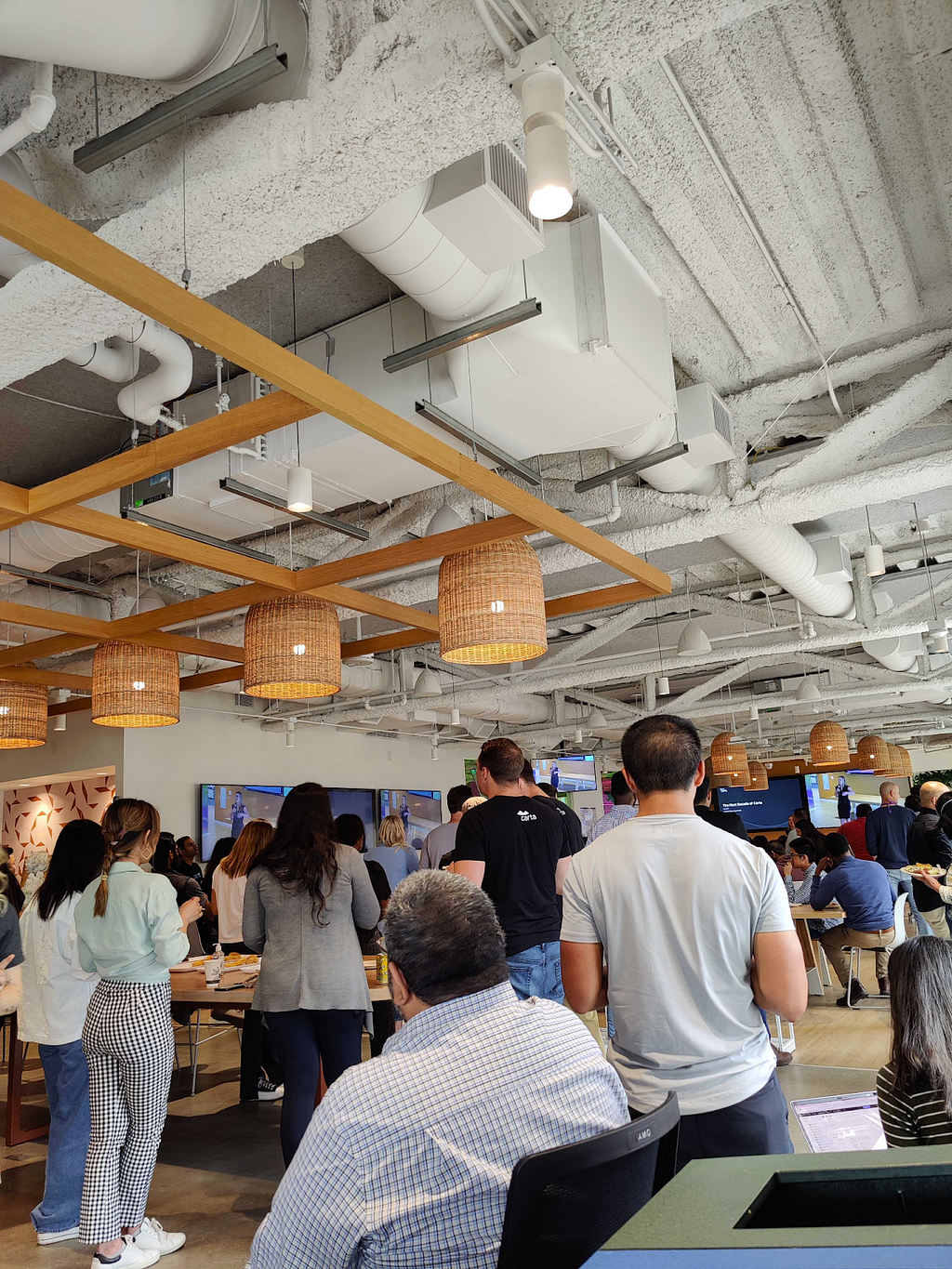 a crowded lunch room full of people