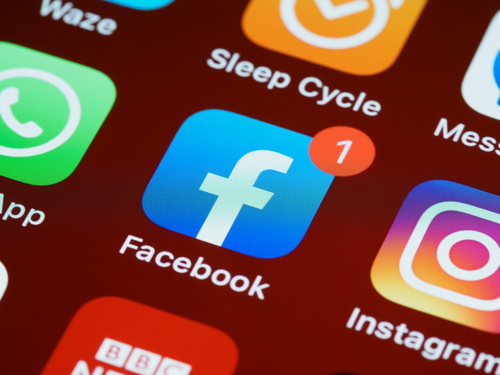 how to delete your social media