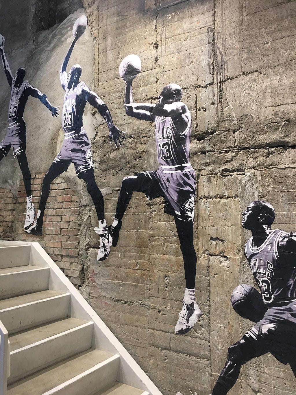 Mural of Michael Jordan jumping to dunk